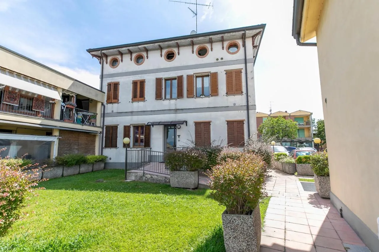 Vista Lago Home - بسكييرا ديل غاردا 0*,  إيطاليا